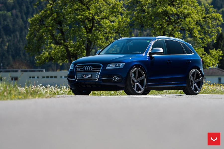  Audi SQ5 on Vossen Wheels (CV3R) 2017 года  (фото 16 из 33)